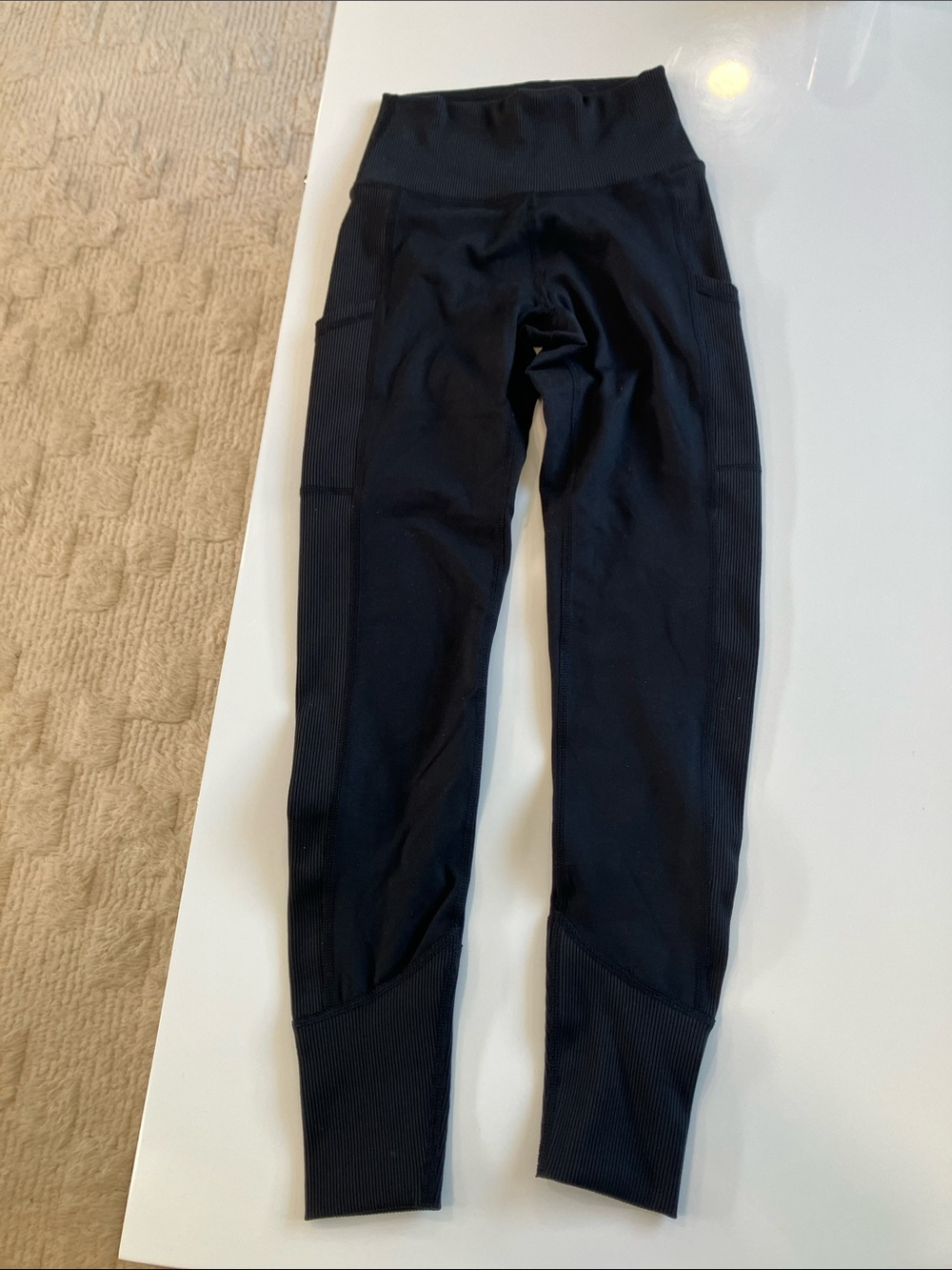 High-Waist Black Leggings with Side Pockets